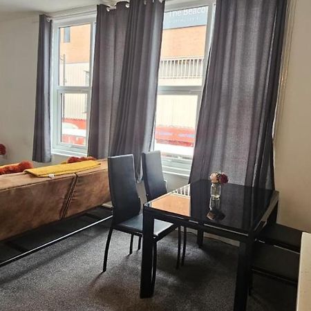 City Blessed Aptm 5 With Free Parking Саут-Шилдс Экстерьер фото